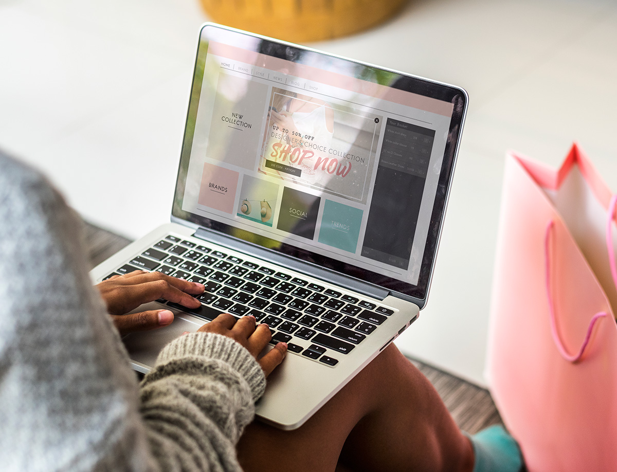 woman-working-laptop